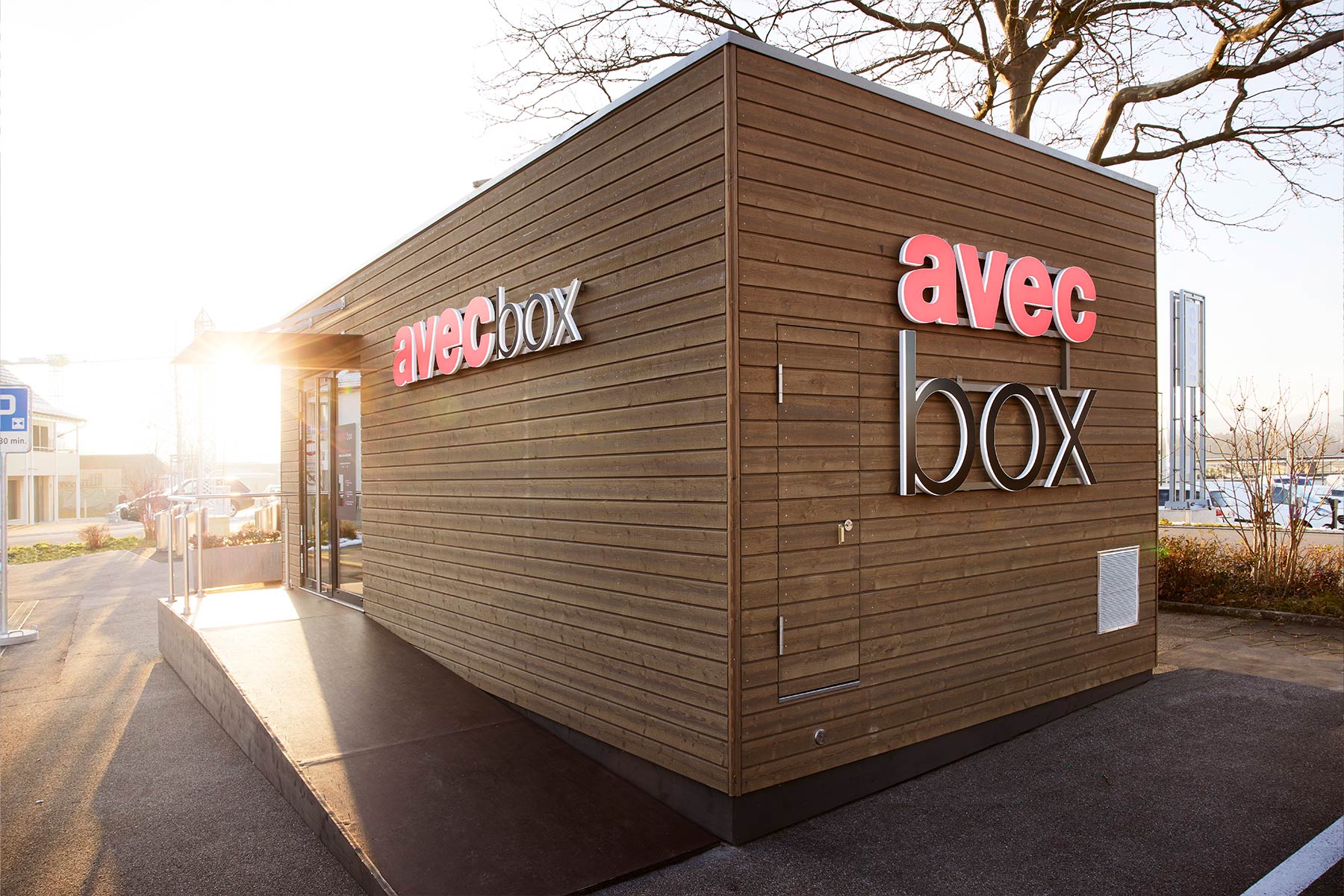 avec box